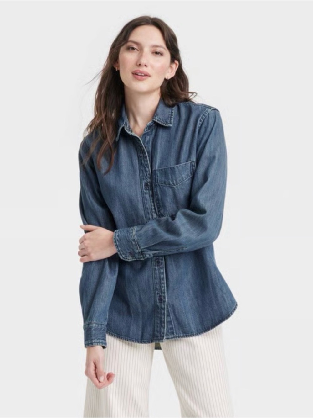 Universal Thread Women's Relaxed Fit Denim Button-Down Shirt Dark Wash Size S